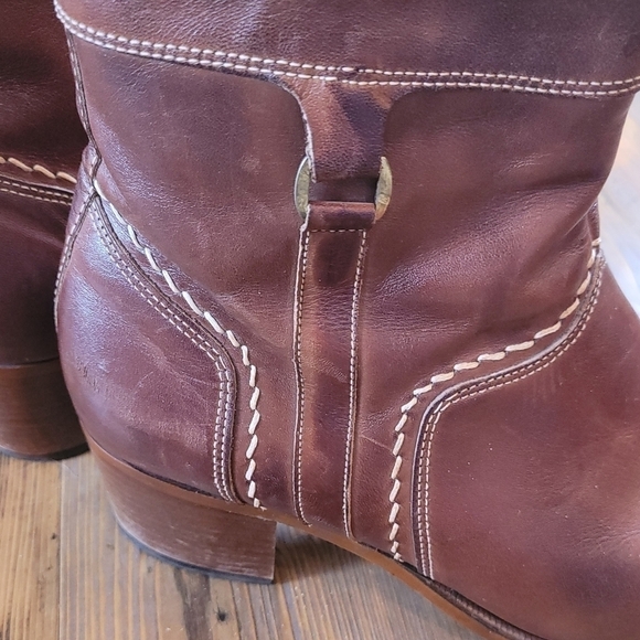 VINTAGE THE BAY Above Ankle Block Heel Boot, Brown Leather, Made in Canada - Picture 3 of 16